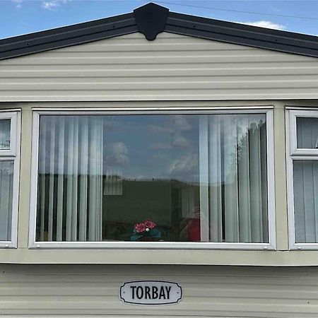 4-Bedroom Cosalt Caravan In Uddingston, Glasgow Buitenkant foto
