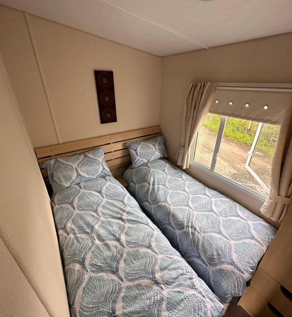 4-Bedroom Cosalt Caravan In Uddingston, Glasgow Buitenkant foto